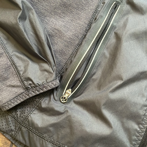 Lululemon Black Running Jacket Size 6 - Picture 2 of 6